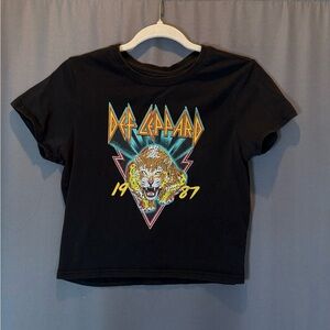 Woman cropped Def Leppard T-Shirt